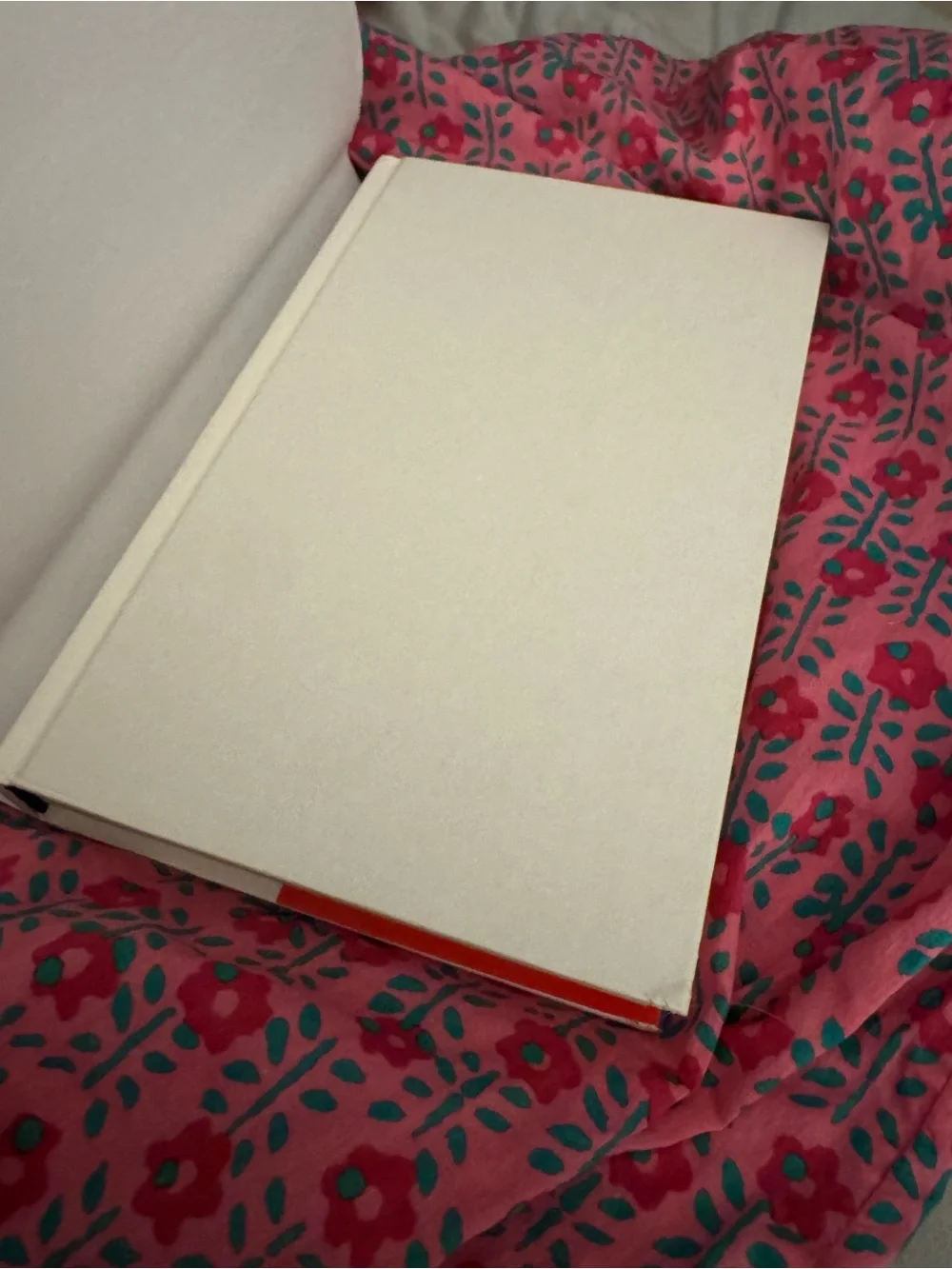 Autographed / Signed! Elin Hilderbrand Swan Song - Hardcover